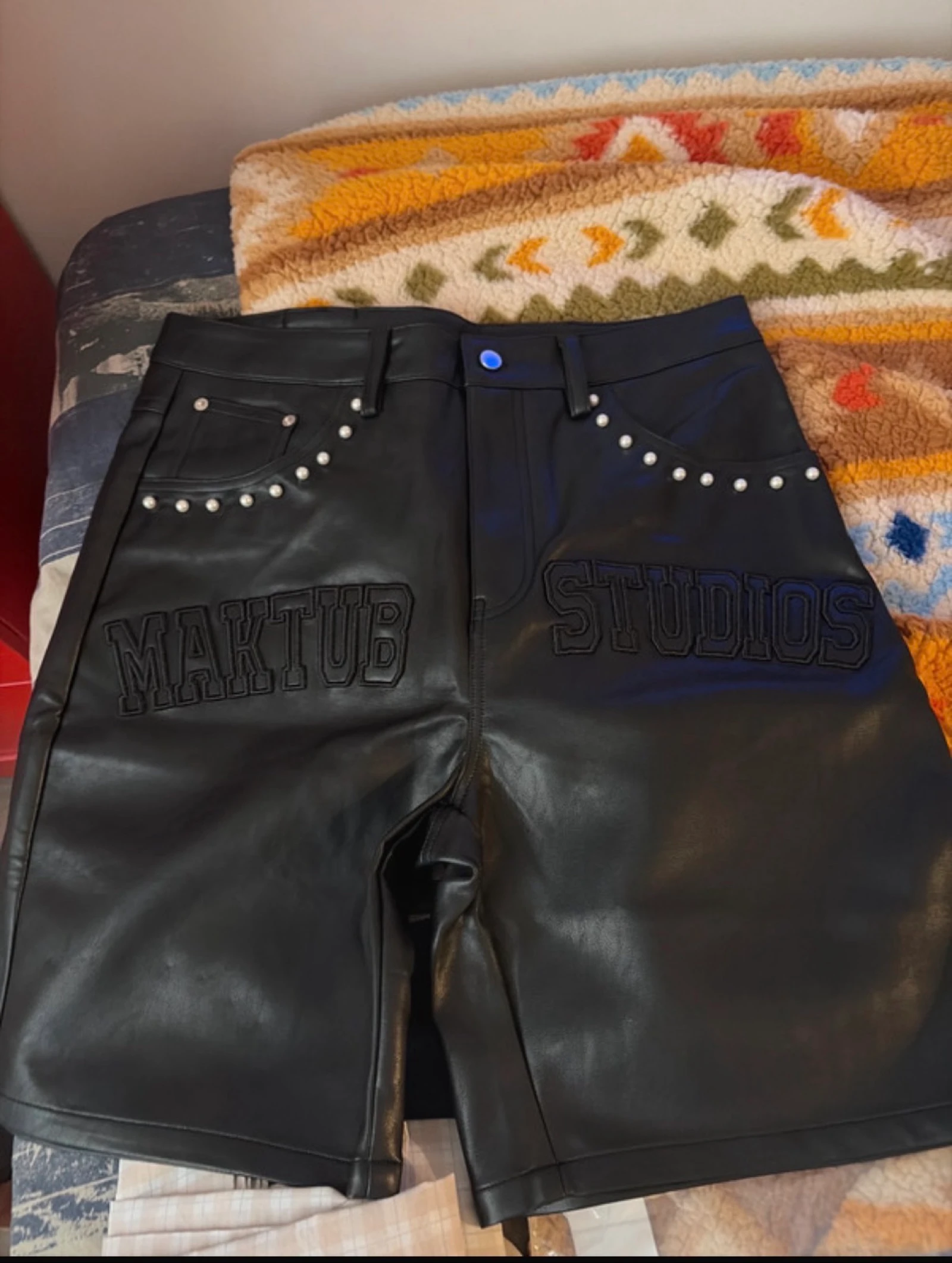 Maktub pantalones cuero 